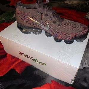 Air vapormax with matching crop top shirt